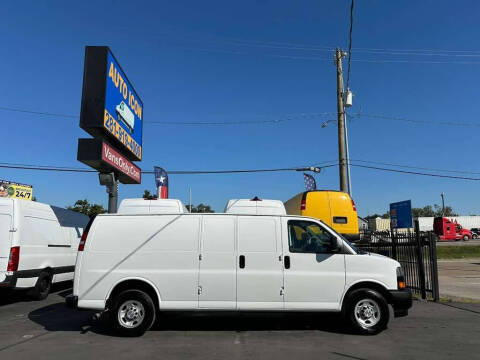 2022 Chevrolet Express 2500