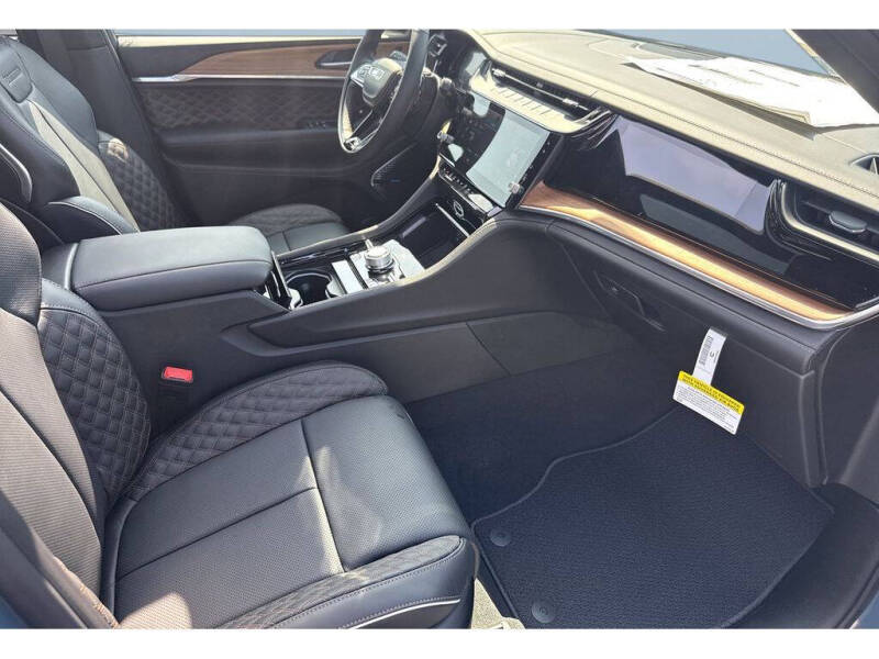 2026 Jeep Grand Cherokee Summit