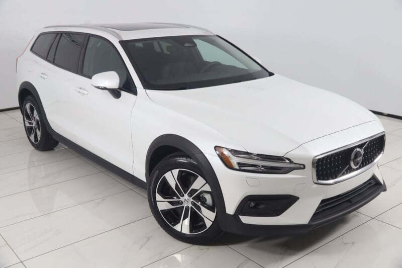 2024 Volvo V60 Cross Country B5 Plus