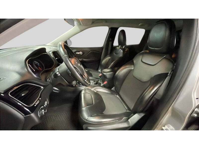 2020 Jeep Cherokee Altitude