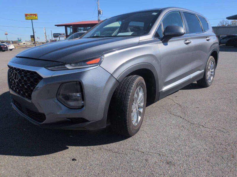 2019 Hyundai Santa Fe SE's photo