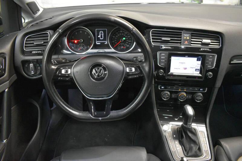 2015 Volkswagen Golf TSI SEL