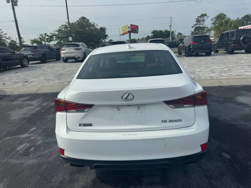 2017 Lexus IS 200t