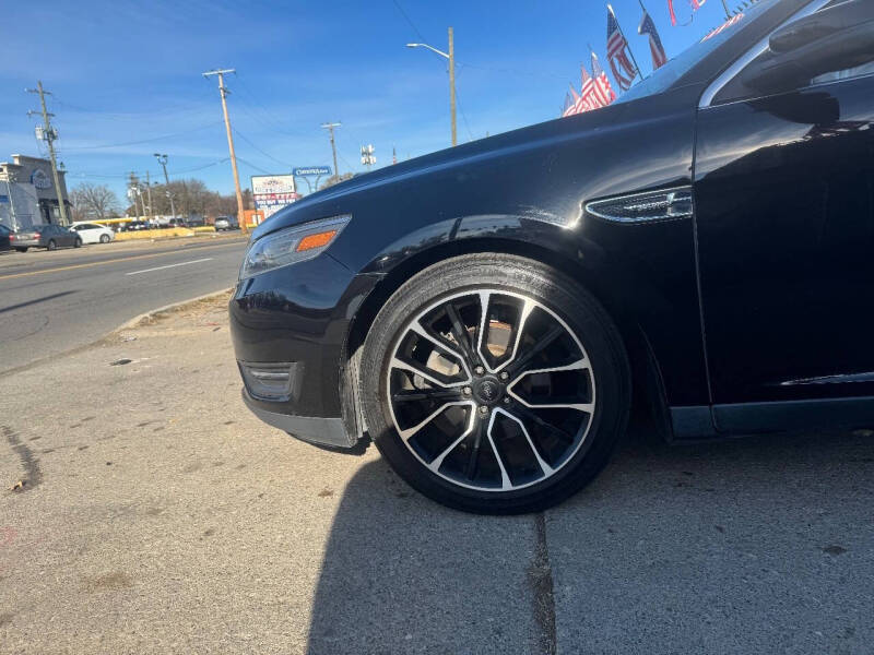 2018 Ford Taurus SEL
