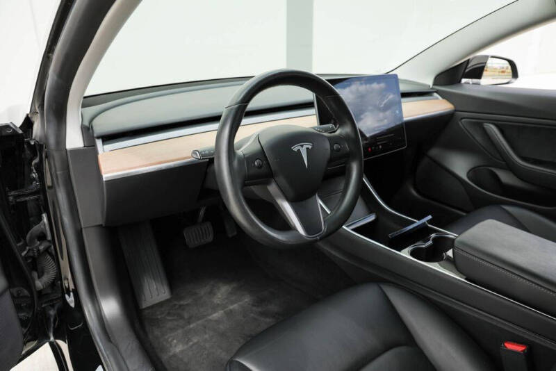 2019 Tesla Model 3 Mid Range