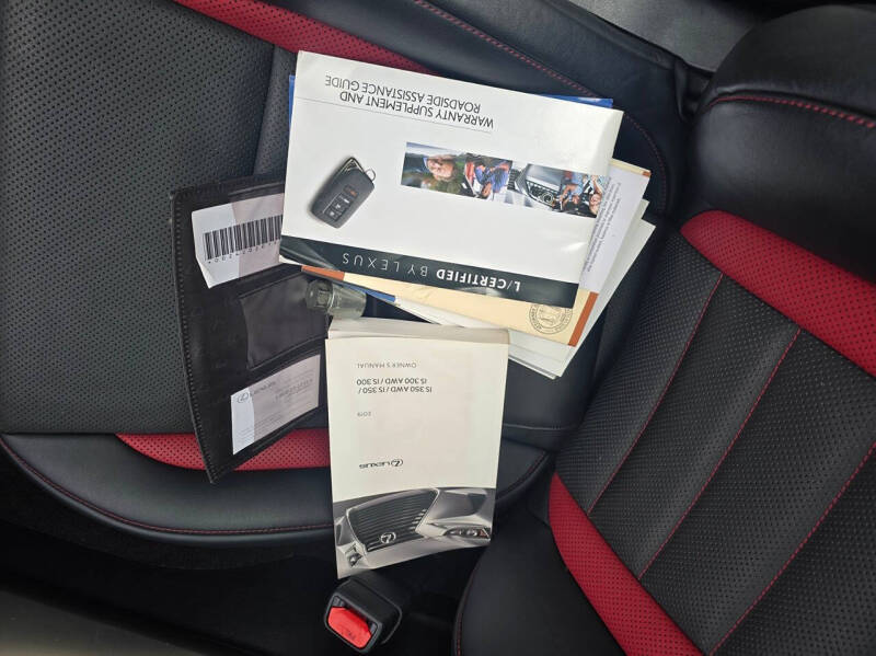 2019 Lexus IS 300