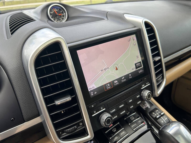 2017 Porsche Cayenne Platinum Edition