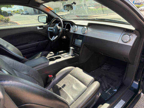 2007 Ford Mustang V6 Deluxe