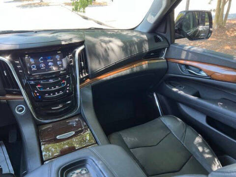 2017 Cadillac Escalade Luxury