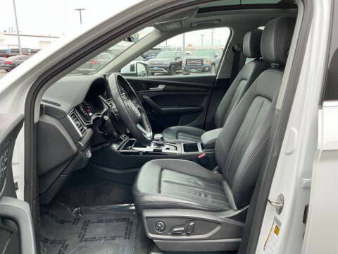 2022 Audi Q5 quattro Premium 40 TFSI