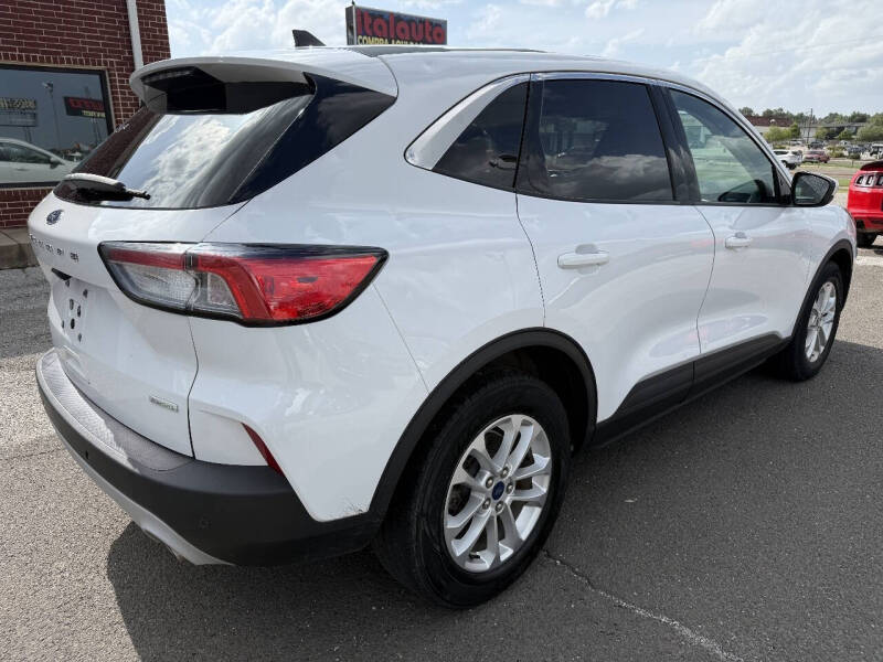 2020 Ford Escape SE