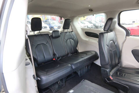 2017 Chrysler Pacifica Touring Plus