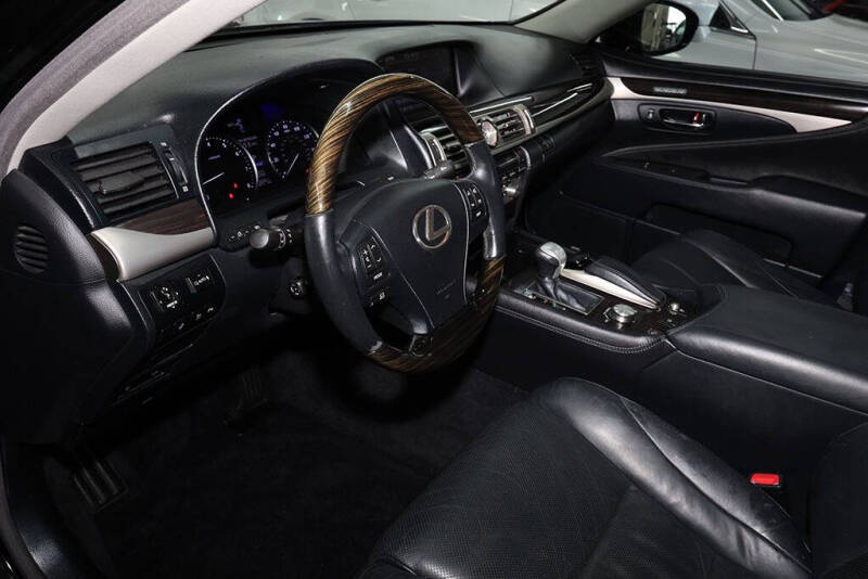 2014 Lexus LS 460