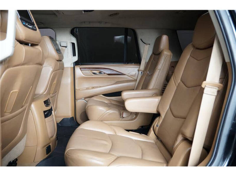 2016 Cadillac Escalade Platinum