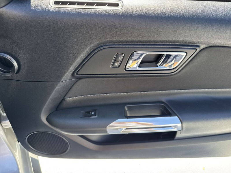 2016 Ford Mustang V6