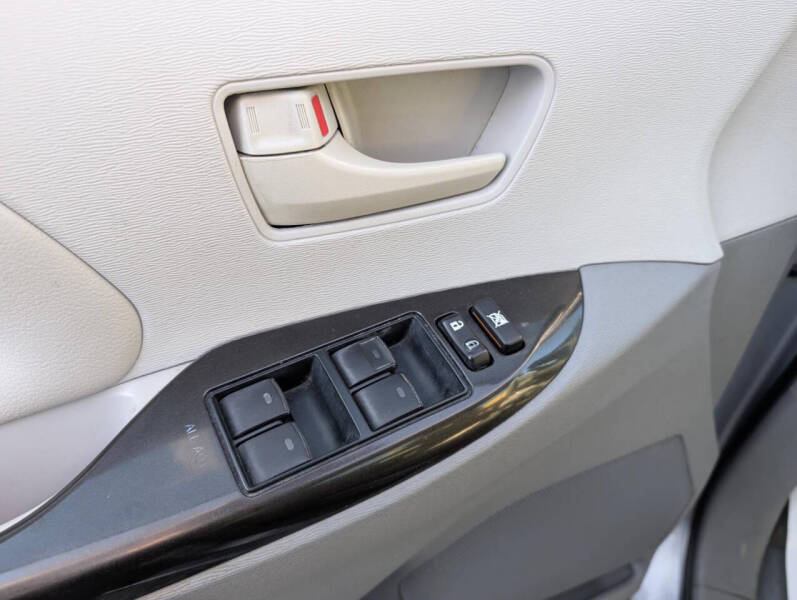 2014 Toyota Sienna L 7-Passenger