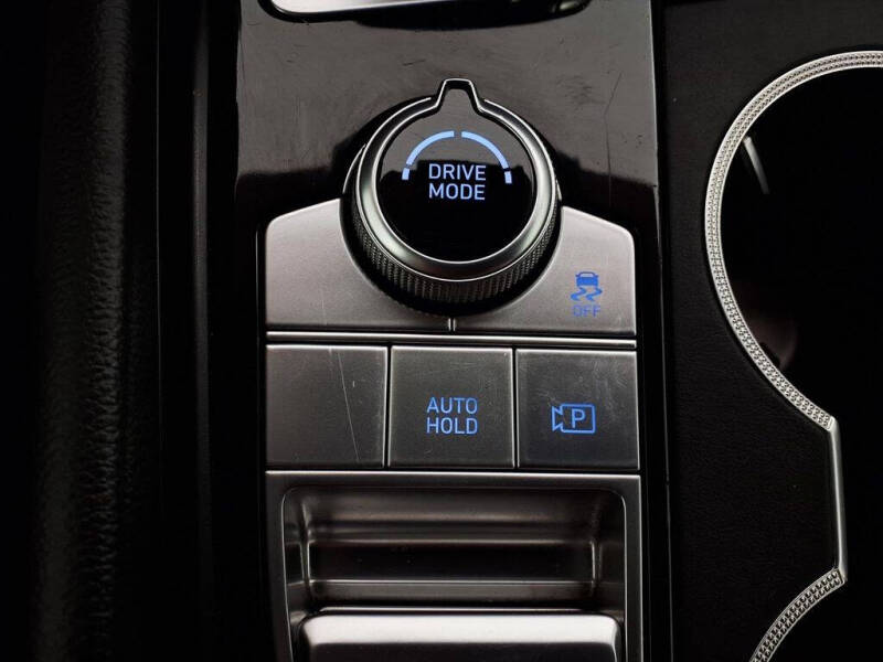 2023 Genesis G70