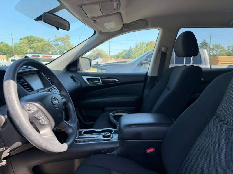 2020 Nissan Pathfinder S