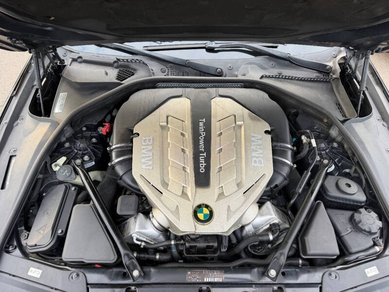 2011 BMW 5 Series 550i