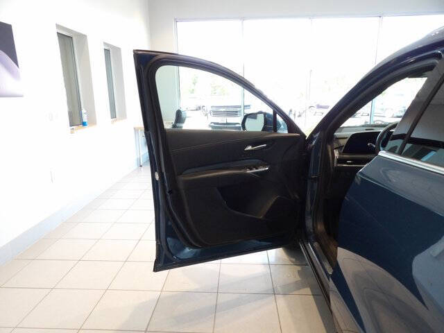 2024 Cadillac XT4 Premium Luxury