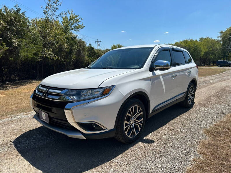 2016 Mitsubishi Outlander for sale at The Car Shed in Burleson TX
