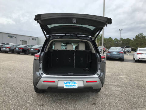 2025 Nissan Pathfinder SL