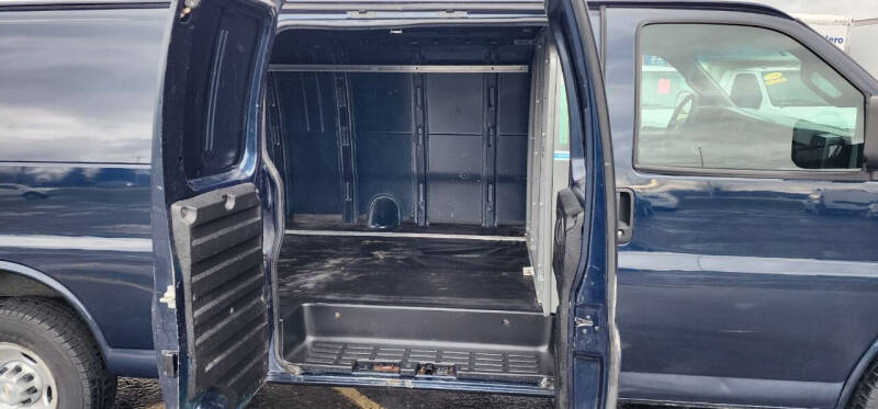 2017 Chevrolet Express Cargo Work Van photo 15