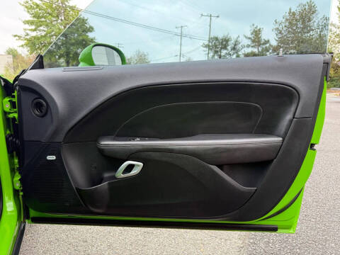 2017 Dodge Challenger 392 HEMI Scat Pack Shaker