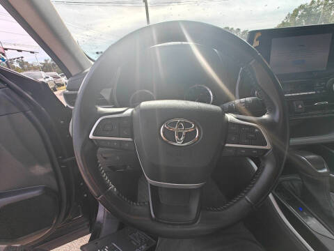 2023 Toyota Highlander LE