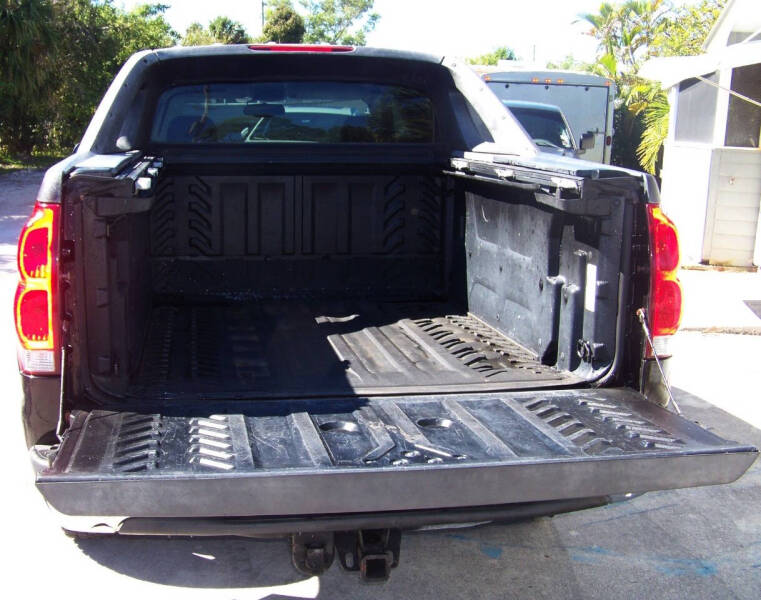 2004 Chevrolet Avalanche Base photo 7