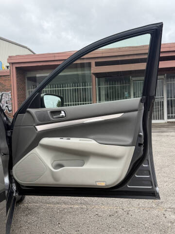 2015 Infiniti Q40