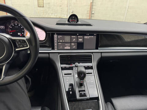 2017 Porsche Panamera 4S