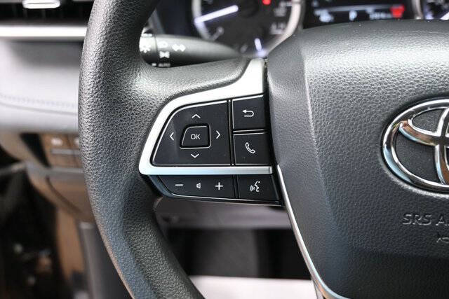 2024 Toyota Highlander LE