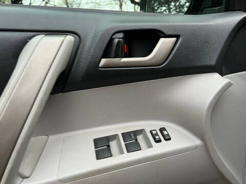 2010 Toyota Highlander SE