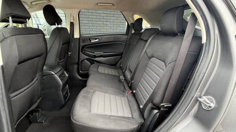 2022 Ford Edge SE