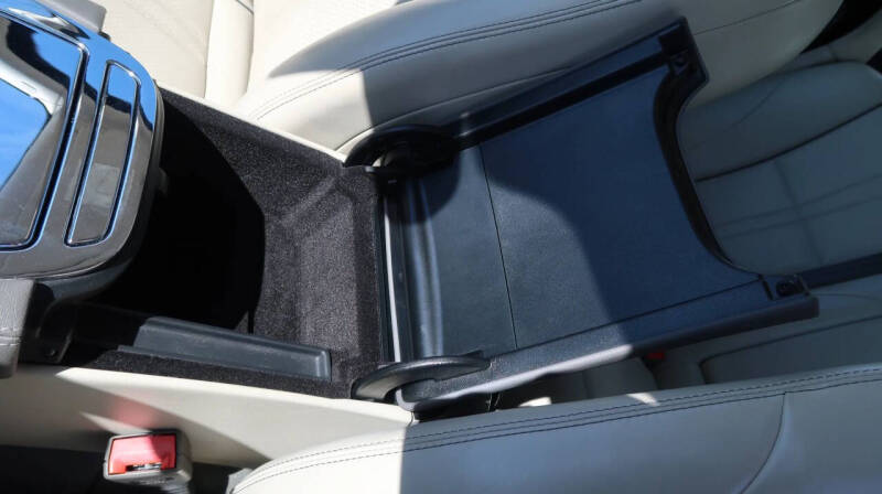 2017 Jaguar XJ R-Sport