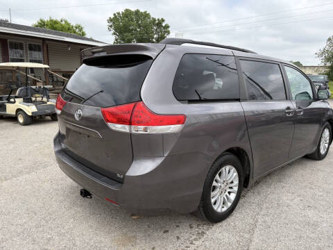 2011 Toyota Sienna XLE 8-Passenger