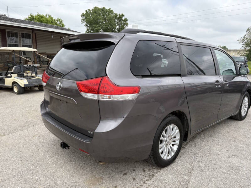 2011 Toyota Sienna XLE 8-Passenger