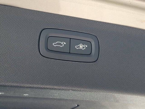 2024 Volvo XC90 B5 Core Bright Theme