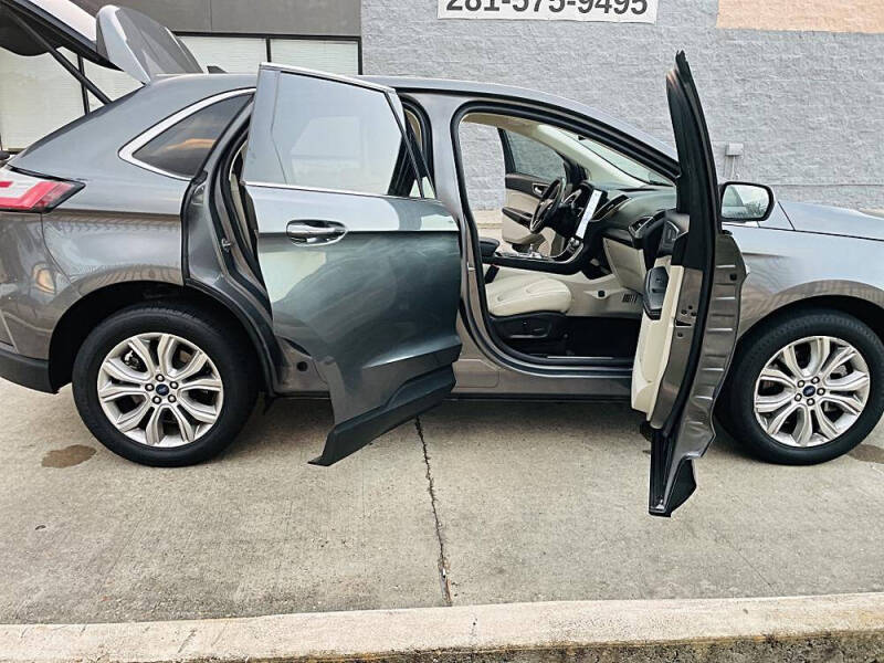 2022 Ford Edge Titanium