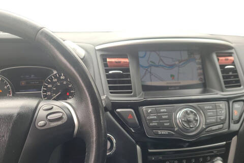 2017 Nissan Pathfinder SV