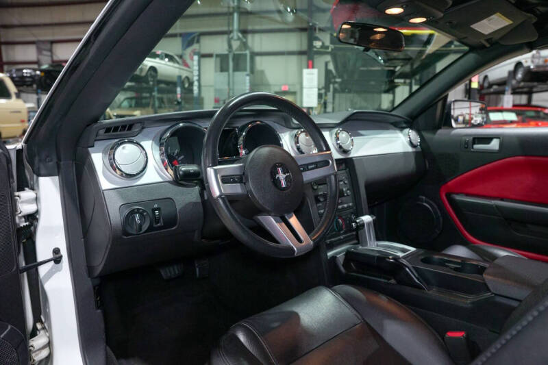 2005 Ford Mustang V6 Premium