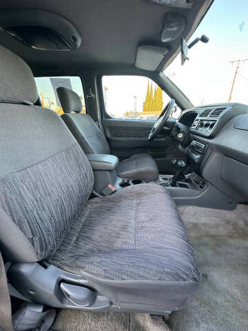 2000 Nissan Frontier XE