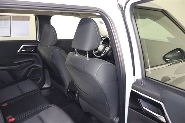 2024 Mitsubishi Outlander ES