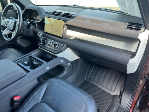 2023 Land Rover Defender 130 SE