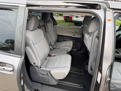 2021 Toyota Sienna LE 8-Passenger