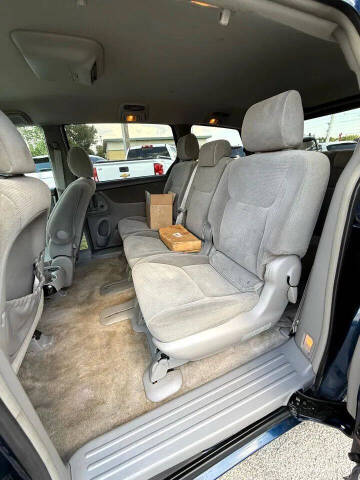 2005 Toyota Sienna