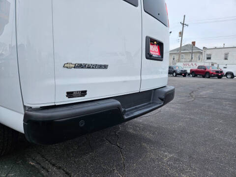 2023 Chevrolet Express LS 3500