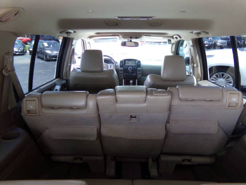 2010 Nissan Pathfinder LE