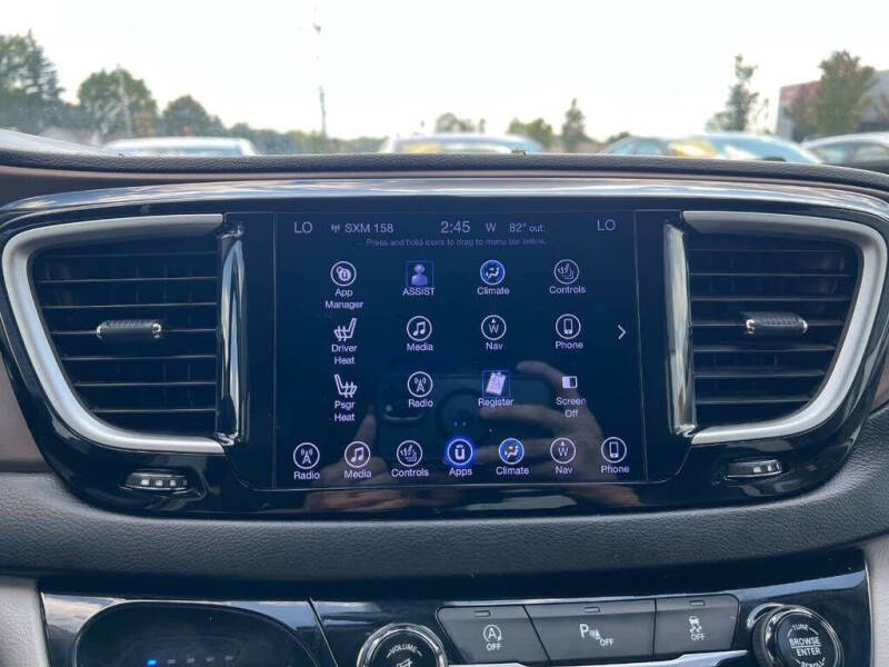 2017 Chrysler Pacifica Touring-L